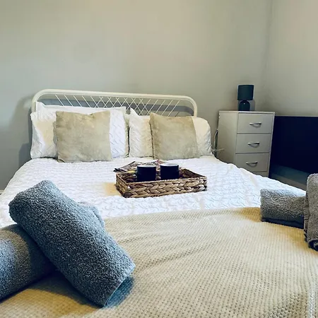 Lowther House -2 Bedrooms - Sleeps 4