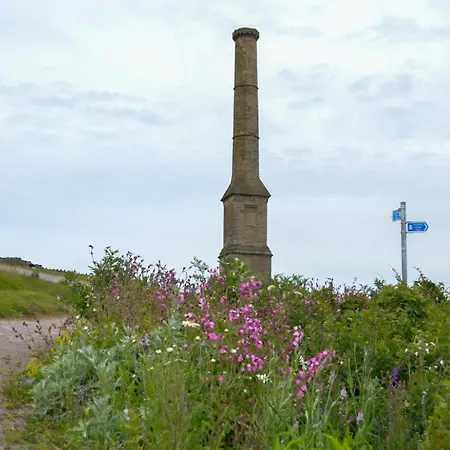 Apartment Lowther House -2 Bedrooms - Sleeps 4 *