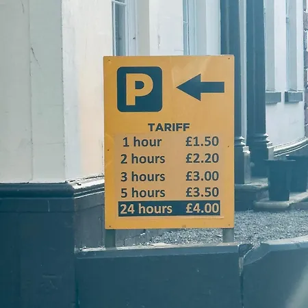 Apartment Lowther House -2 Bedrooms - Sleeps 4 *