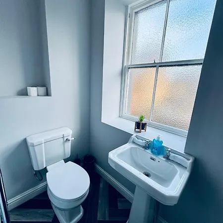 Апартаменты Lowther House -2 Bedrooms - Sleeps 4